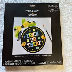 Halloween Trick or Treat Circle Sign Kit